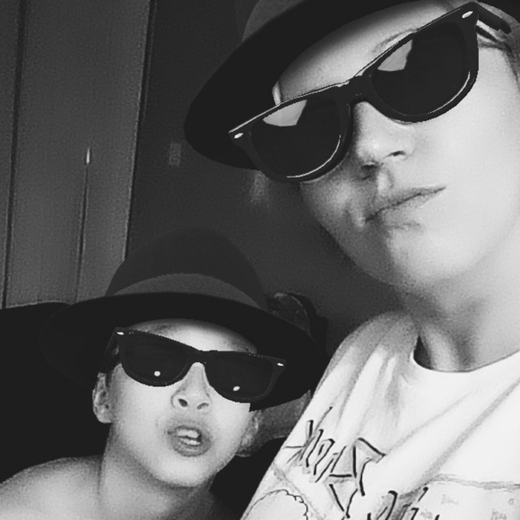 Meet your Posher, Tiffany - Picture 8 of 8